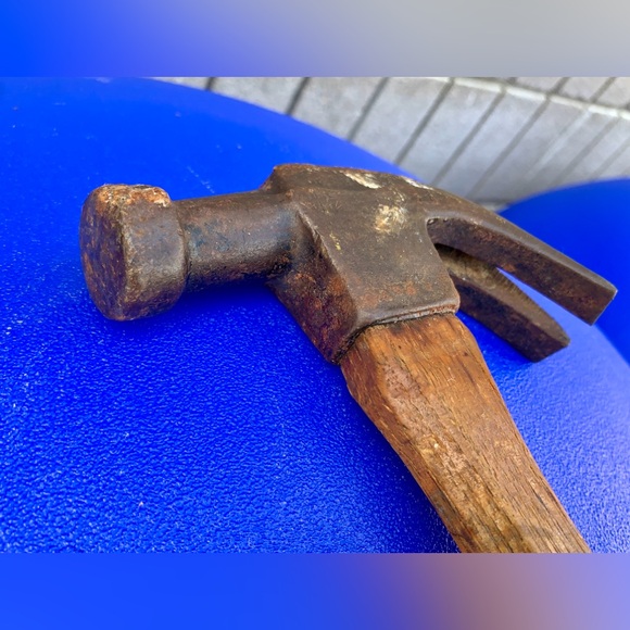 Early 20th Century Wooden Shaft Claw Hammer Functional Antique - Picture 7 of 16